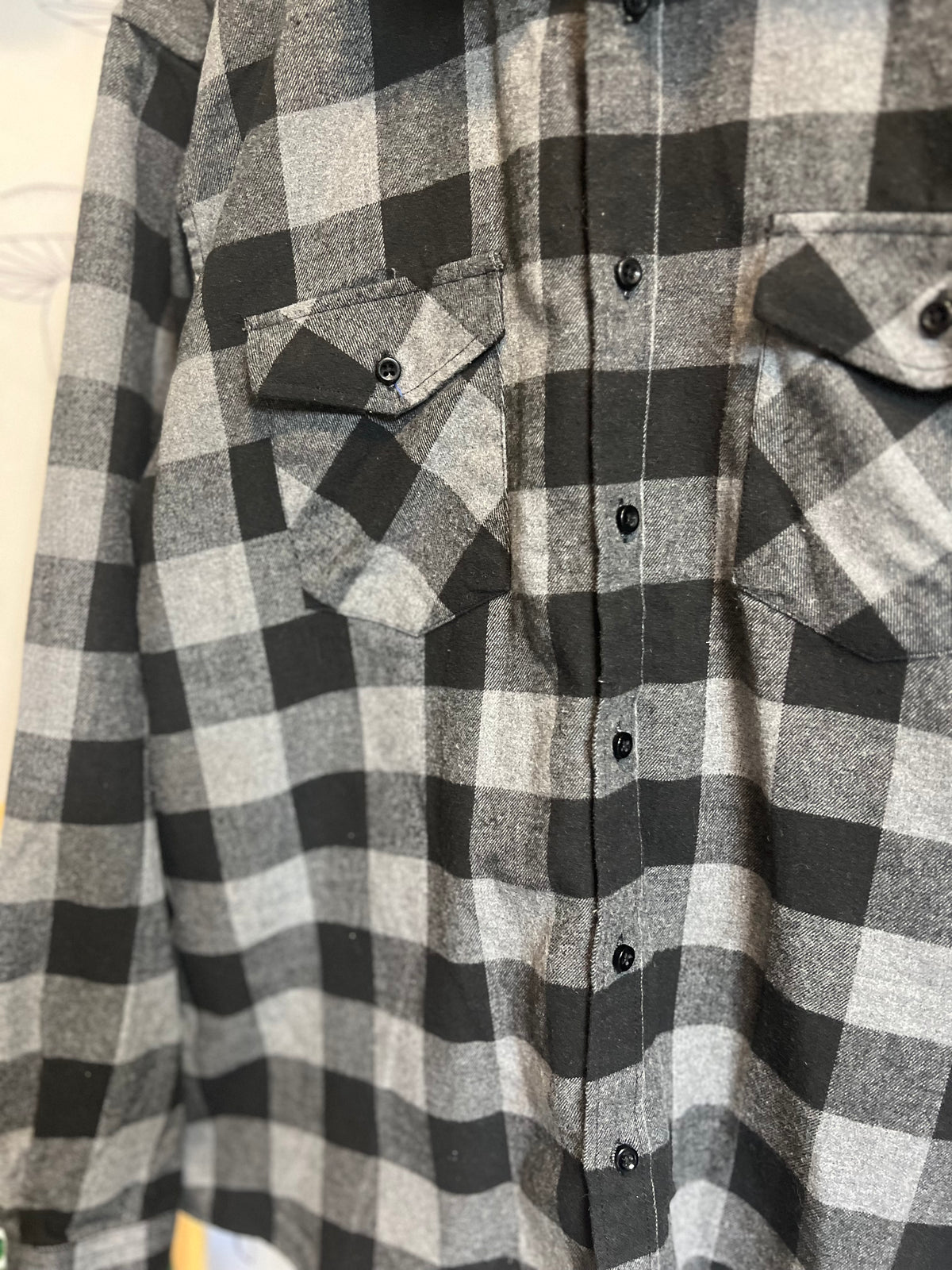 The Duck Dog : Black & Gray Checkered Plaid Button Up