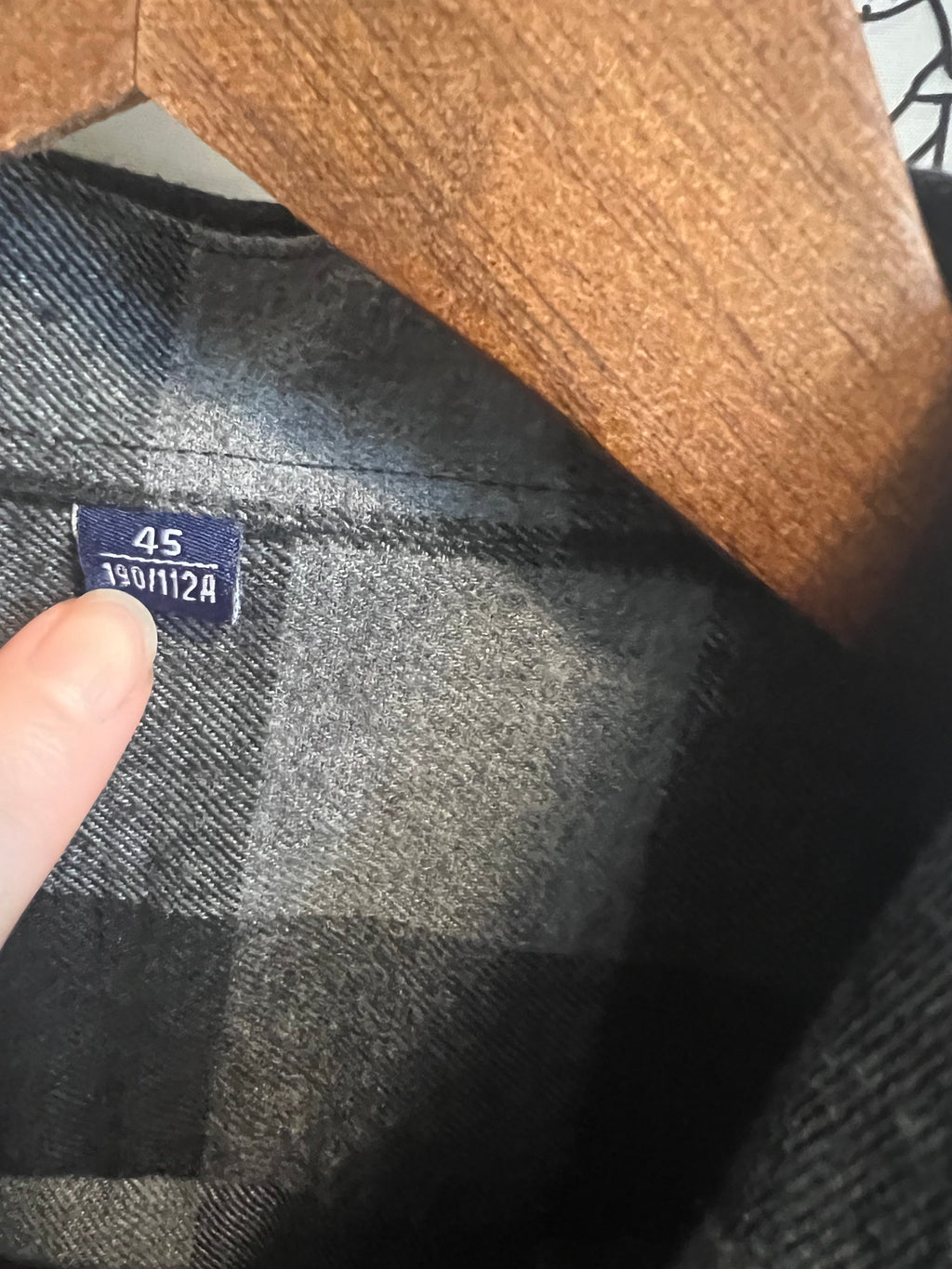 The Duck Dog : Black & Gray Checkered Plaid Button Up